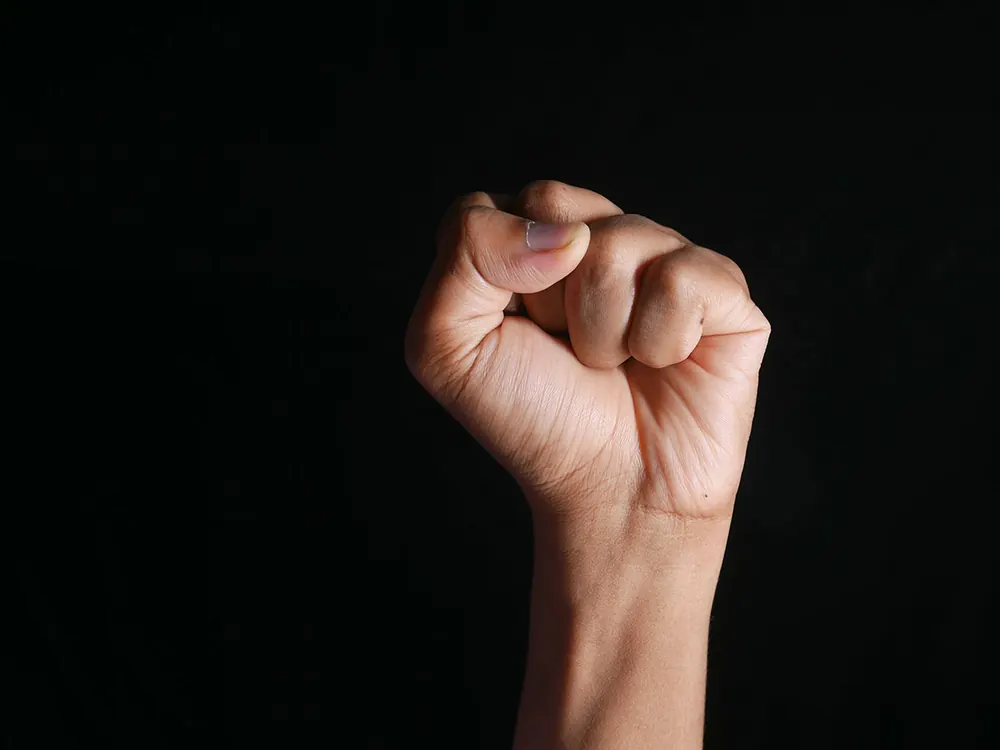 False consensus and the effect it has on financial decisions